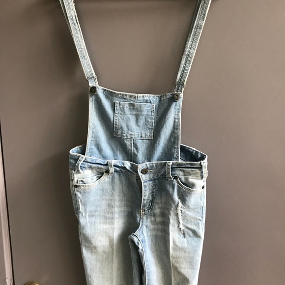 ⚠️⬇️NWOT • Lola detachable bib overalls - Picture 3 of 7